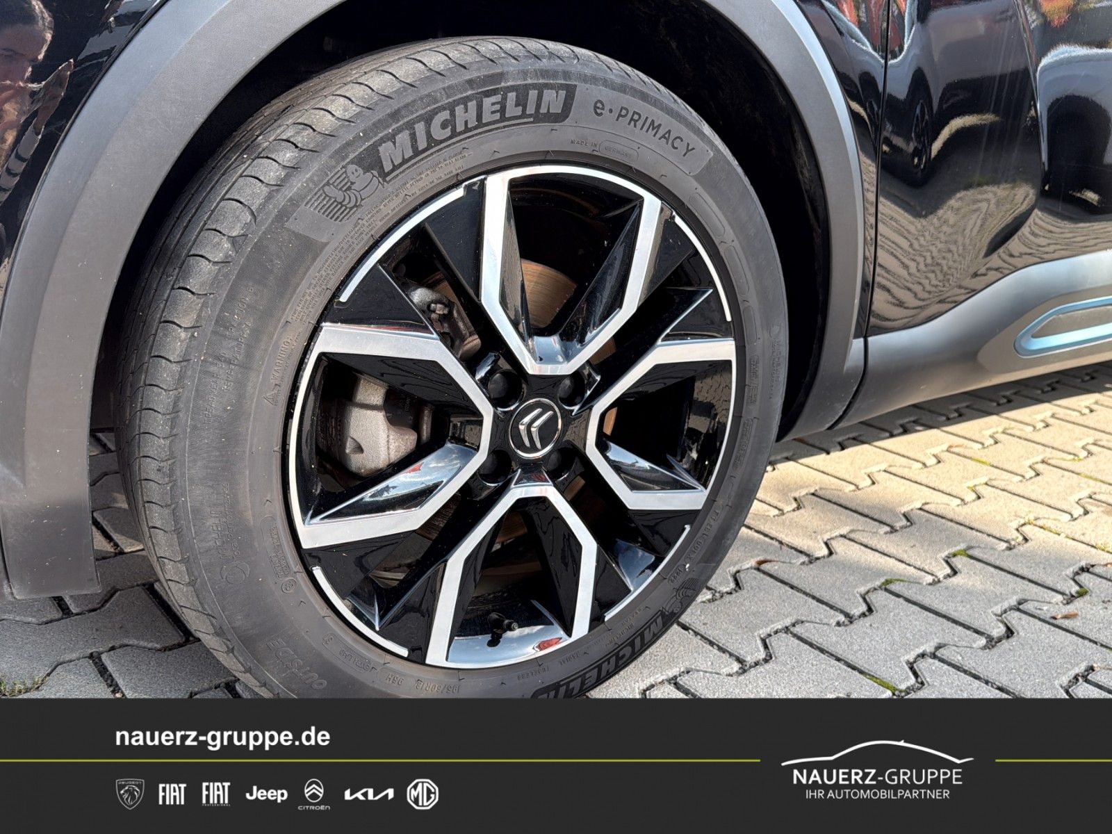 Fahrzeugabbildung Citroën C4 Lim. ë- Shine