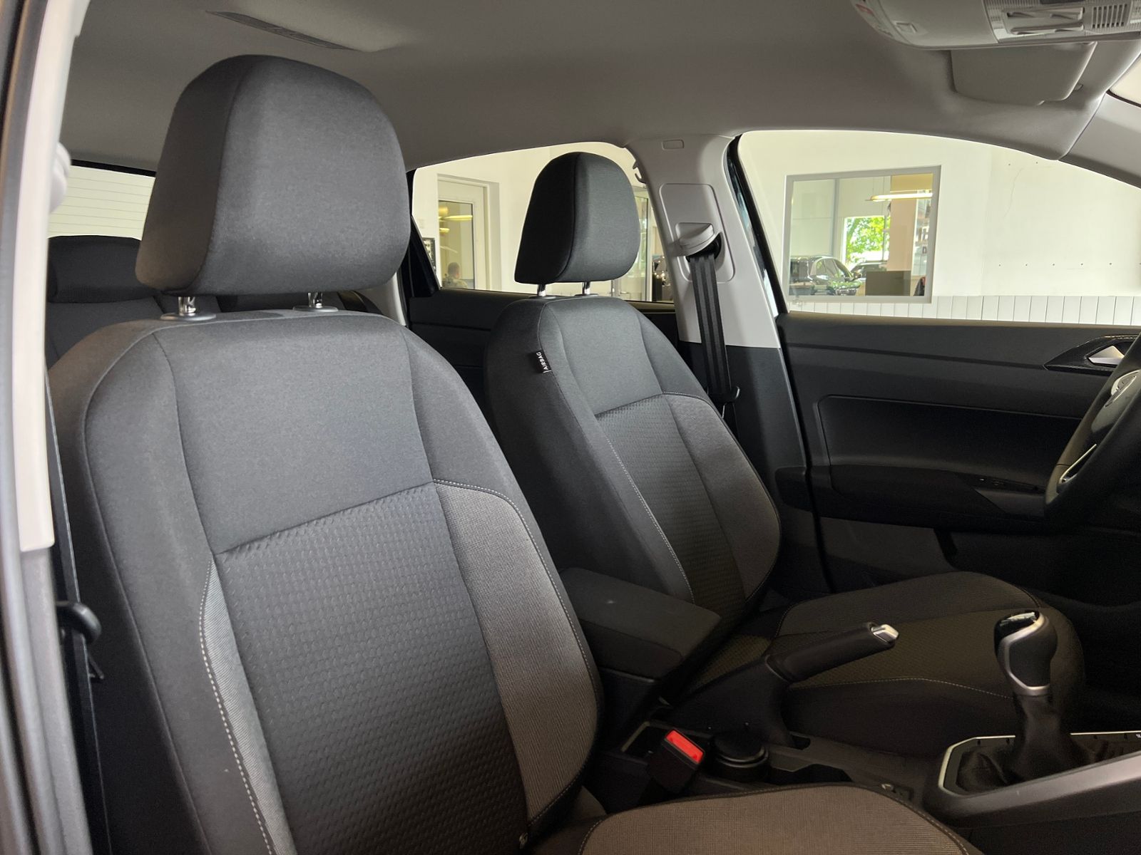 Fahrzeugabbildung Volkswagen Polo Life 1.0 TSI *LED, App Connect, PDC, Kamera