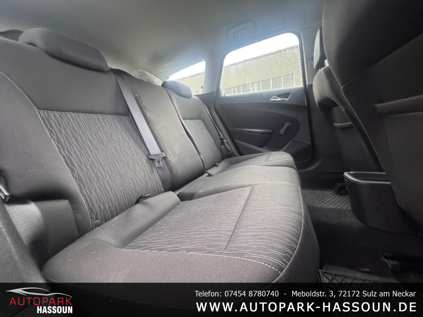 Opel Astra 2012 — photo 7