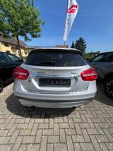Mercedes-Benz GLA 220  d 4Matic Urban/SH, Navi, Kam., Off-Road - silberne Mercedes-Benz GLA 220