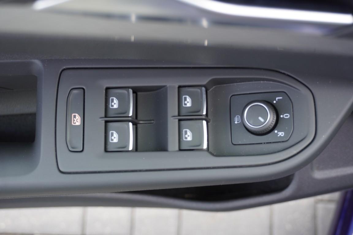 Volkswagen Golf VIII 1.0 TSI Life LED ACC Standheizung AHK, миниатюра 9