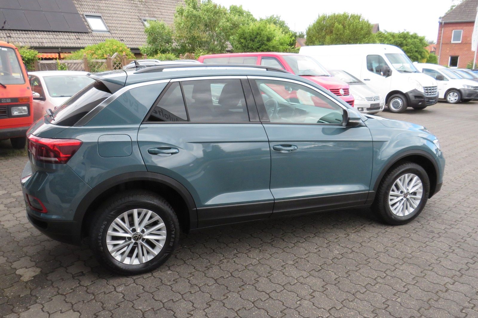 Fahrzeugabbildung Volkswagen T-Roc Life NAVI SITZH. GJ APP-CONNECT 1.HD