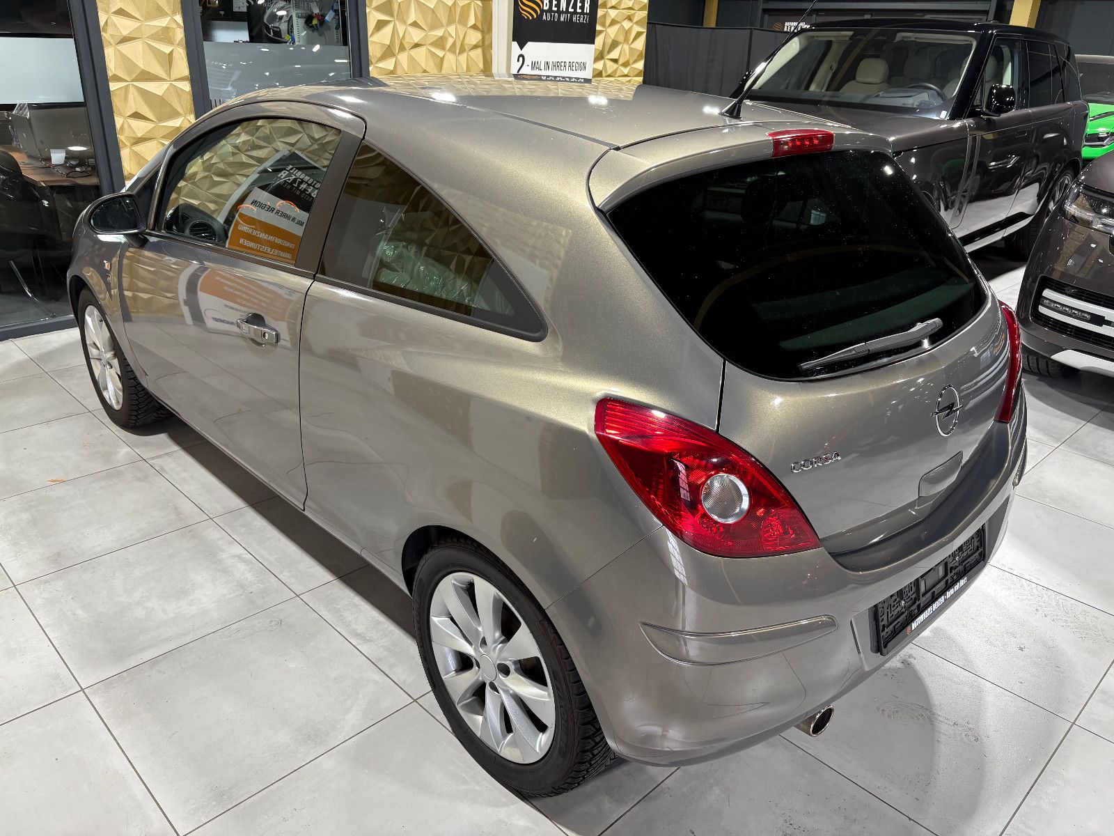 Fahrzeugabbildung Opel Corsa D Edition "111 Jahre"/8-FACH/KAMERA/KLIMA/
