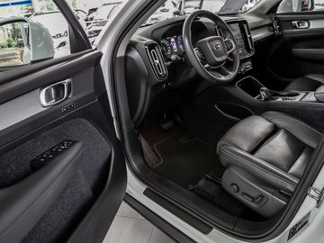 Volvo XC40 Momentum Pro 2WD Parkassistent-Paket Leder