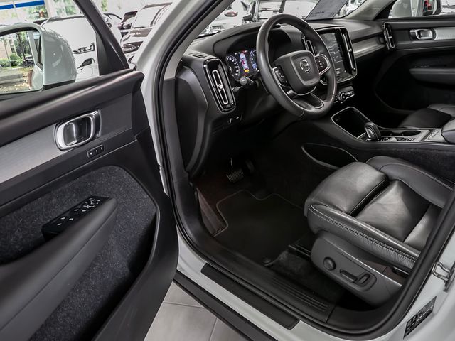 Volvo XC40 Momentum Pro 2WD Parkassistent-Paket Leder
