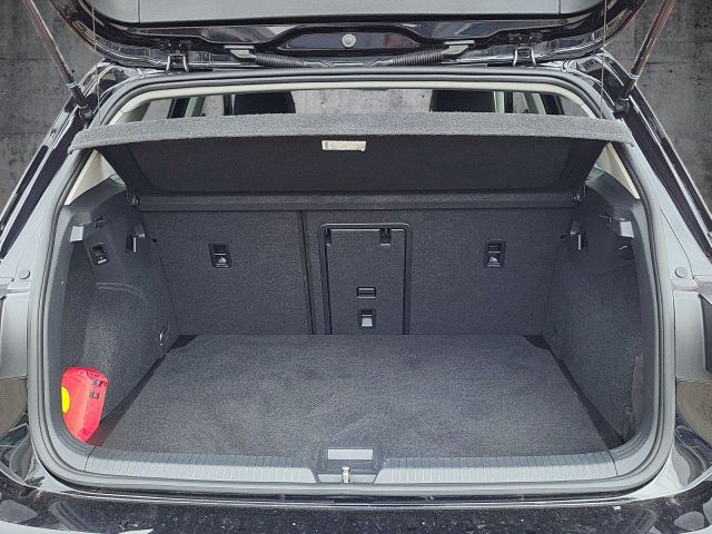 Golf VIII 2.0TDI Aut. MOVE AHK LED ACC