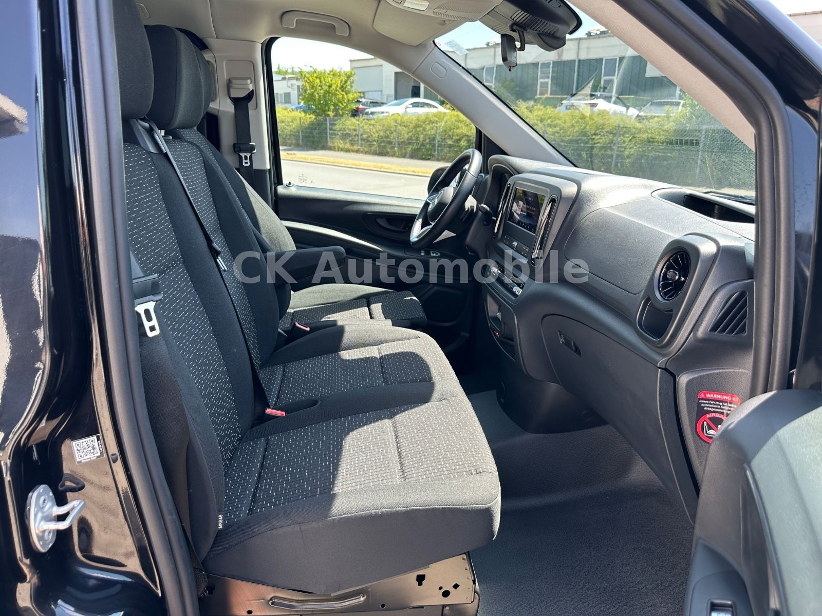 Fahrzeugabbildung Mercedes-Benz Vito Tourer 119 PRO lang/9 Sitze/Navi/LED/Kamera