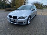 BMW e91 318i Automatik, Schiebedach, Keyless - BMW 318 aus 2011: Kombi