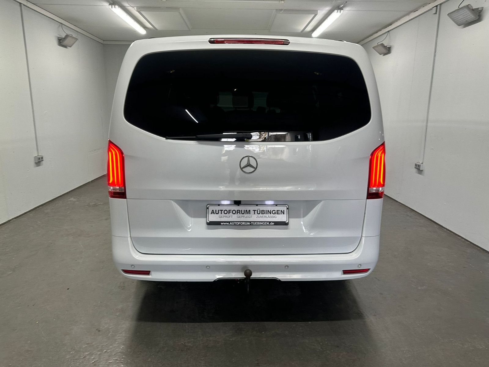 Fahrzeugabbildung Mercedes-Benz Vito 119CDI Tourer Lang EDITION*DISTRO*AHK*LED*