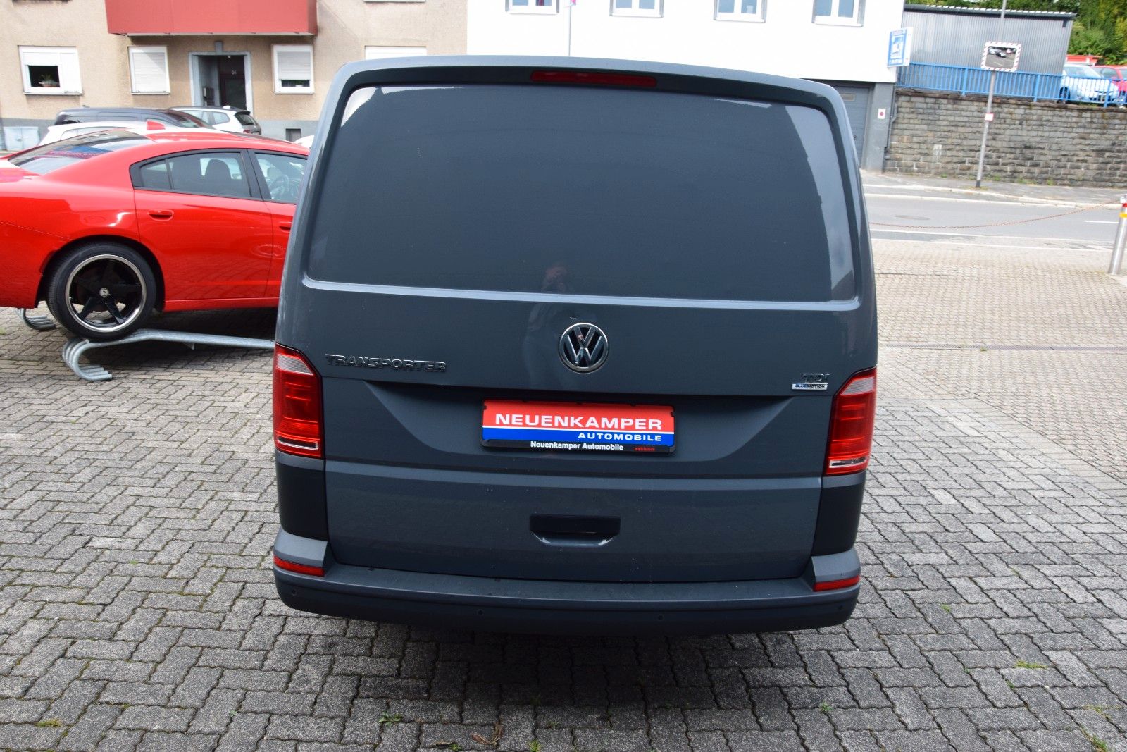 Fahrzeugabbildung Volkswagen T6 Transporter Kasten/Kombi Kasten FWD 1. Hand