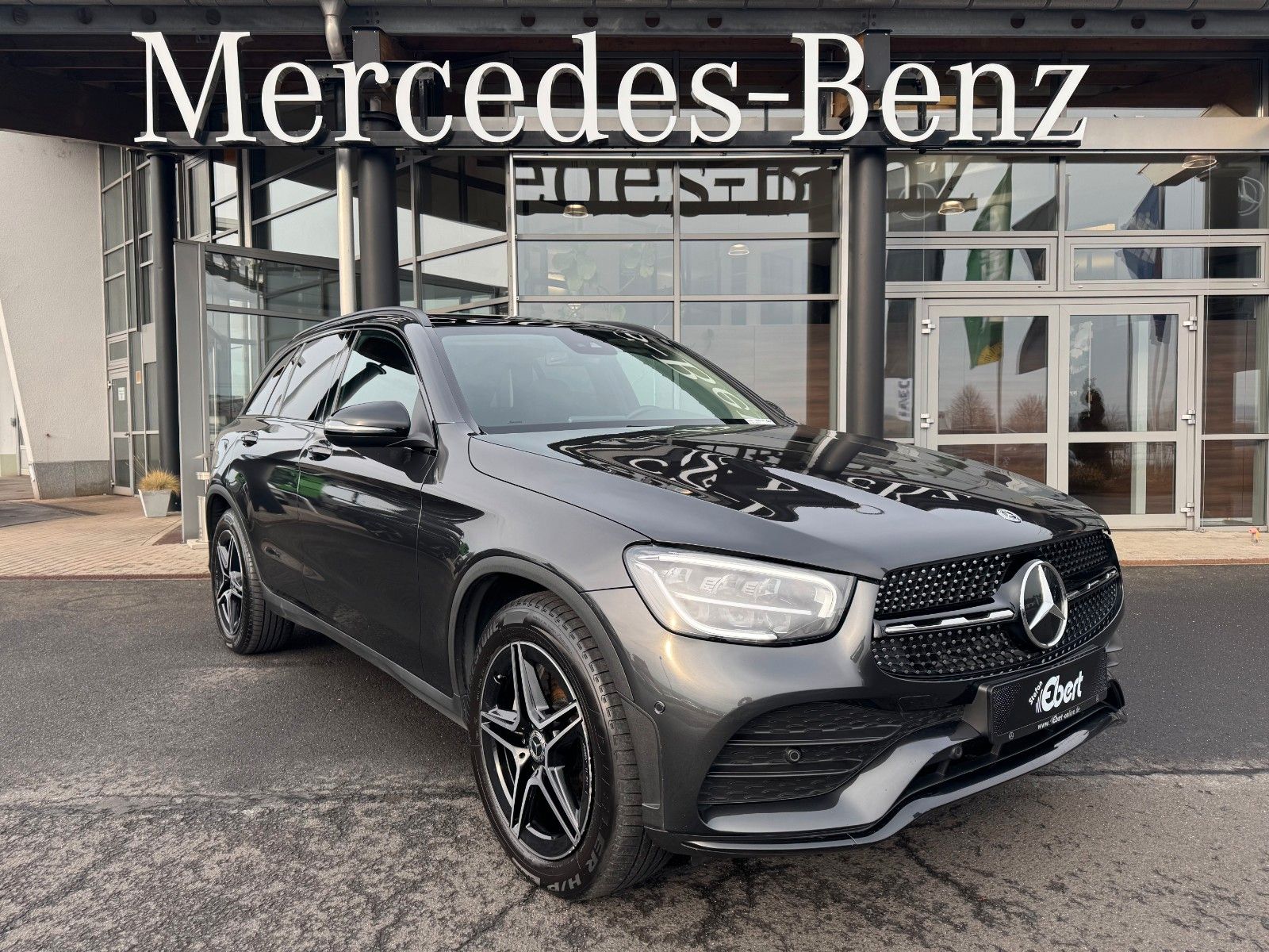 Fahrzeugabbildung Mercedes-Benz GLC 220d 4M+AMG+Pano+Distr+Night+RKamera
