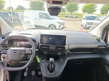 Bild 11 Opel Combo E Cargo Basis Musikstreaming DAB Verkehrsz
