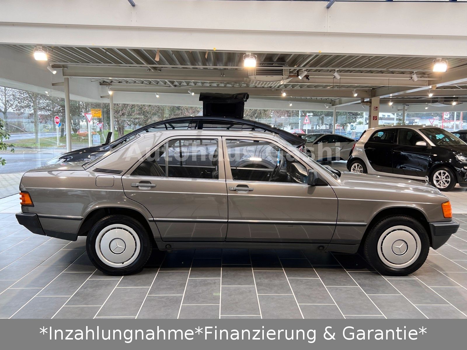 Fahrzeugabbildung Mercedes-Benz 230*1.Hand*Oldtimer H-Kennzeichen*5.Gang*Servo*