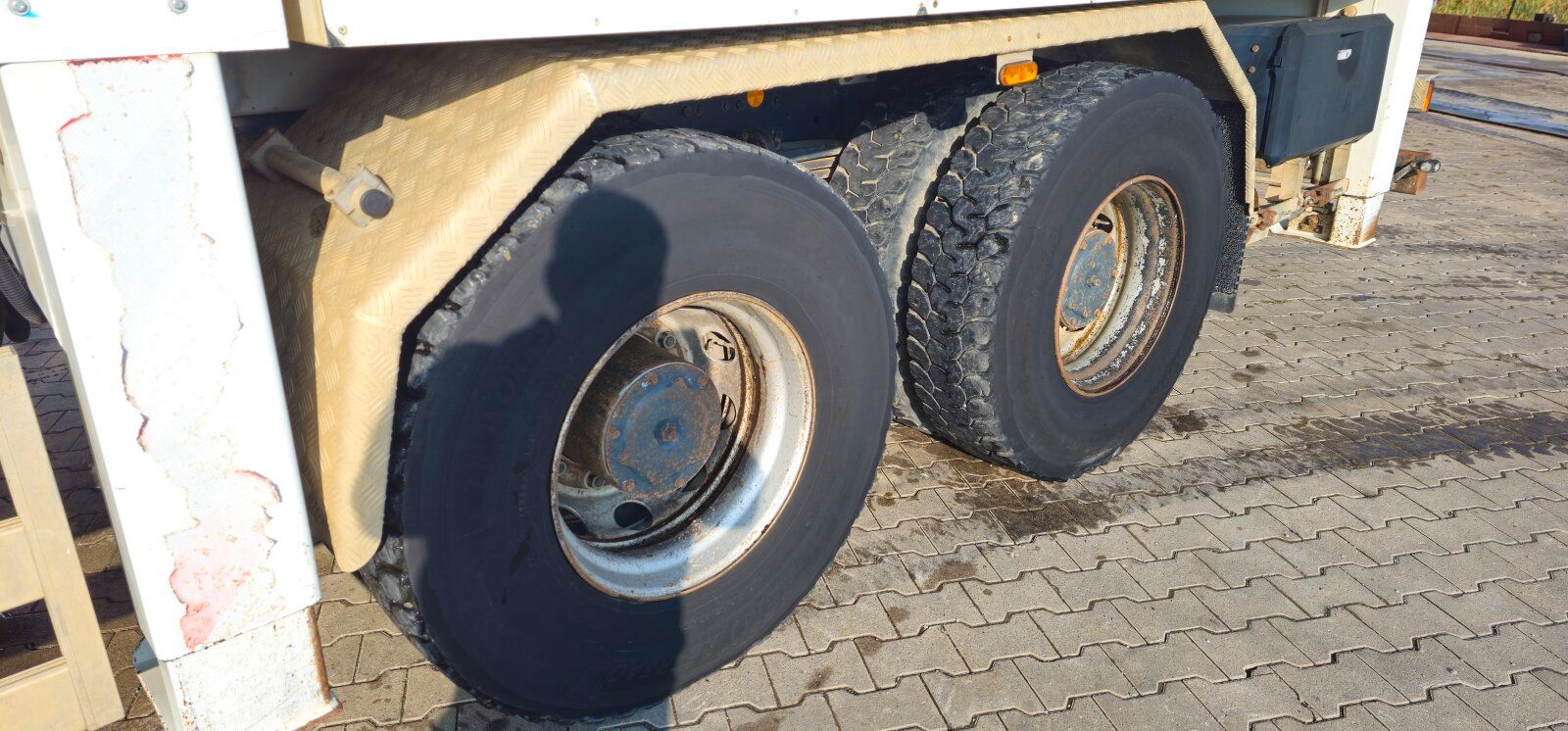 Fahrzeugabbildung Iveco 450 6x4 MTS 3A 11T Saugbagger /Drehantrieb /FUNK