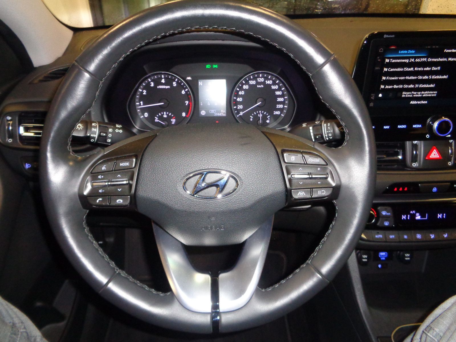 Fahrzeugabbildung Hyundai i30 Fastback  Mild-Hybrid / LED / NAVI / 8-FACH
