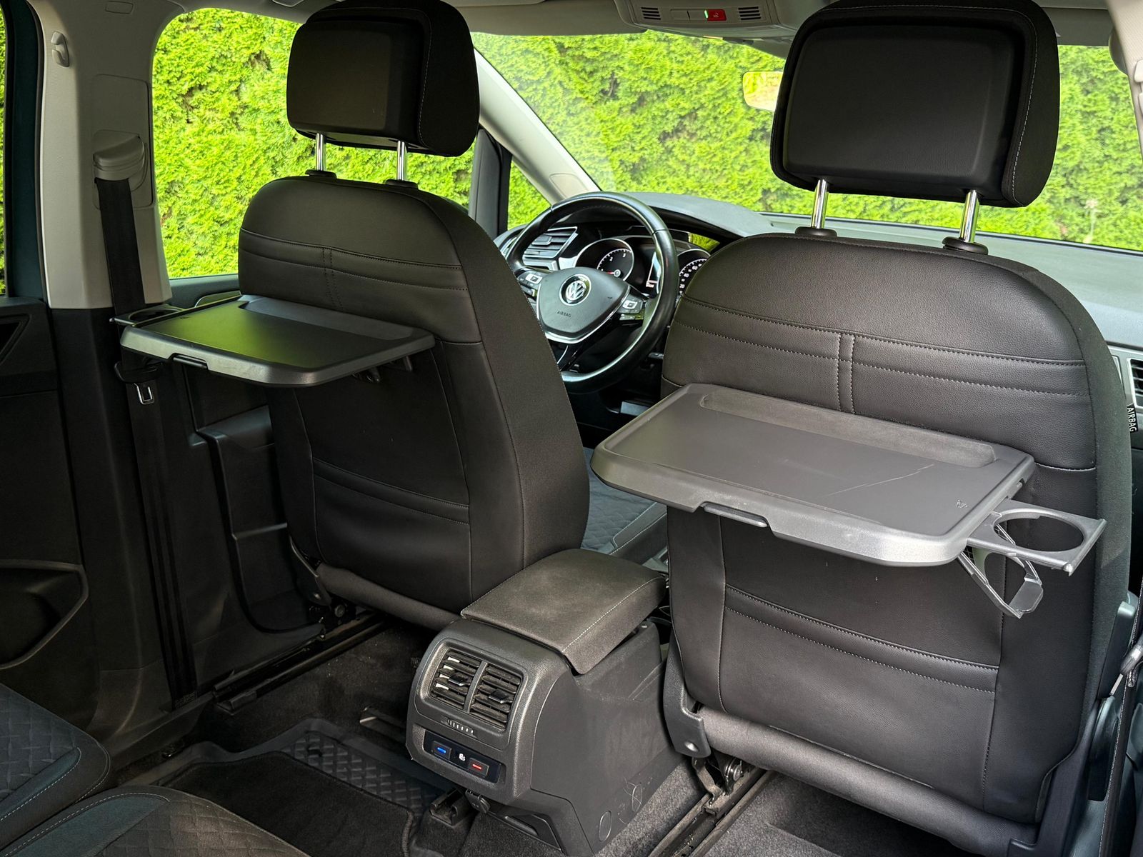Fahrzeugabbildung Volkswagen Touran 2.0 TDI DSG IQ.DRIVE LED+ACC+NAV+SHZ+DAB