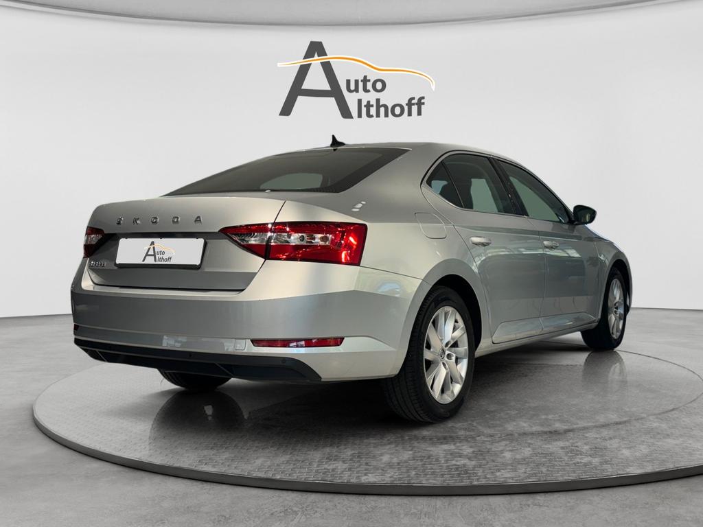 Skoda Superb 2022 г. Серебристый, пробег 45100 км