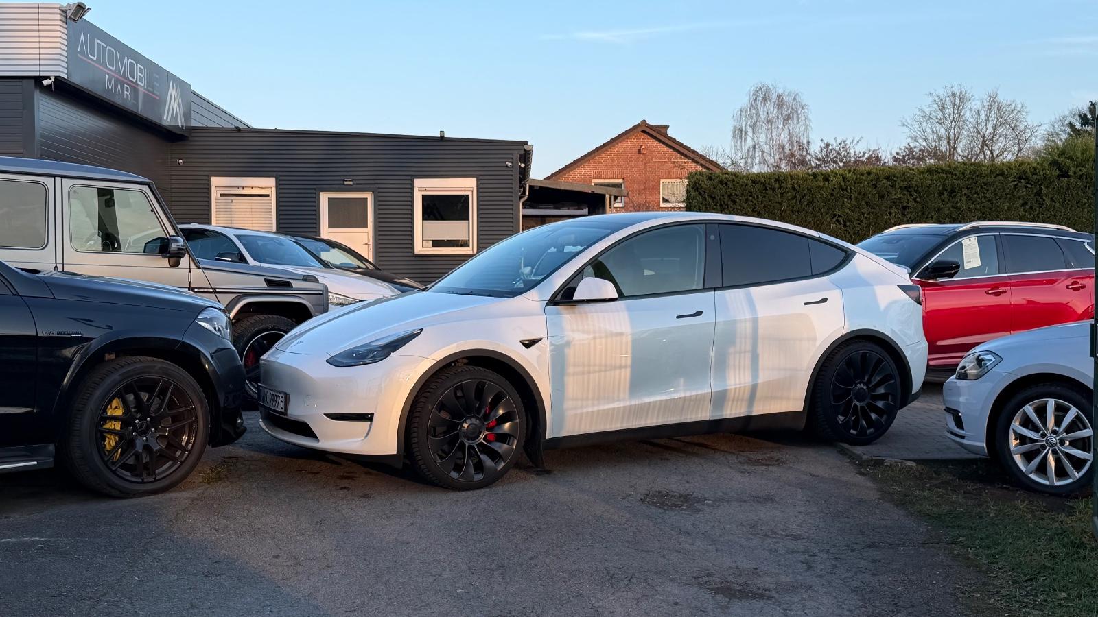 Tesla Model Y Performance Dual AWD