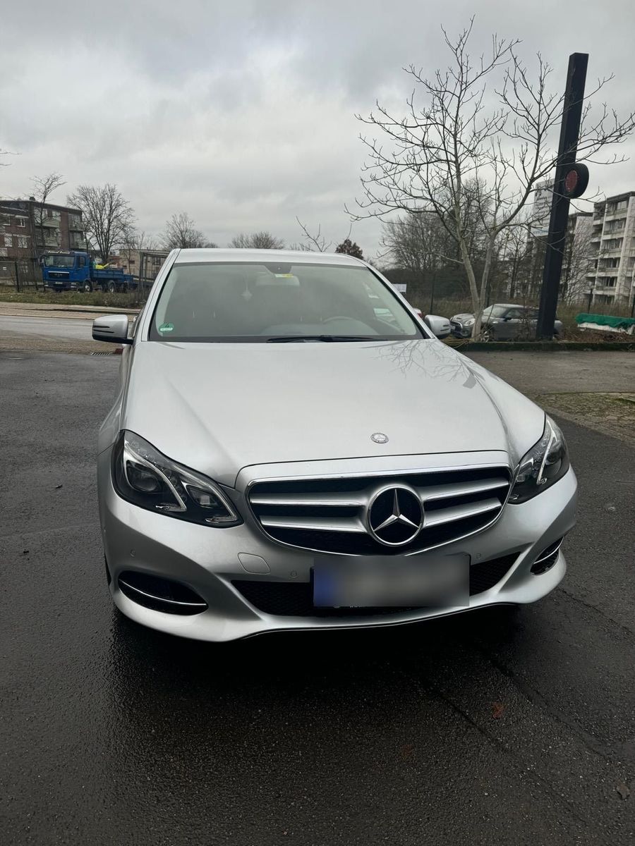 MERCEDES-BENZ Mercedes Benz e220