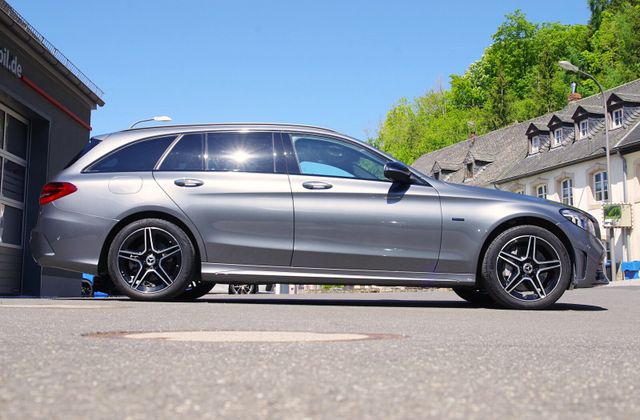 Mercedes-Benz C 300 e T AMG Line*Pano,Distronic+,Head-Up,360°