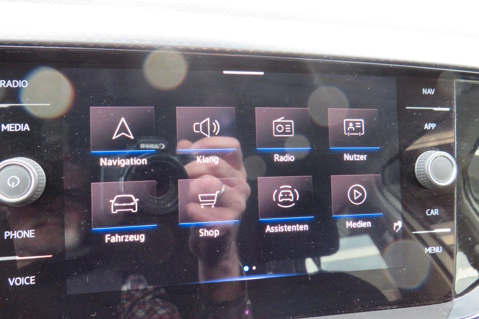 Fahrzeugabbildung Volkswagen T-Cross Life DSG PDC TELVOR SITZH. 1H.