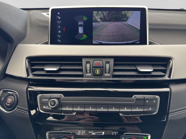 Fahrzeugabbildung BMW X2 sDrive 18i Automatik+LED+Navi+Pano+Kamera+DAB