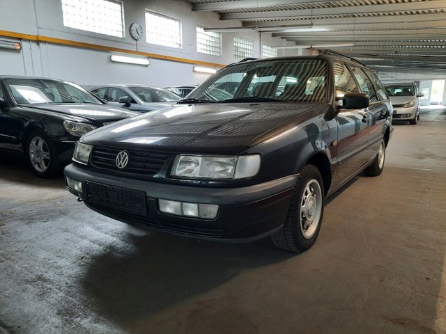 Volkswagen Passat Variant / Stoff / USB / Getränkehalter