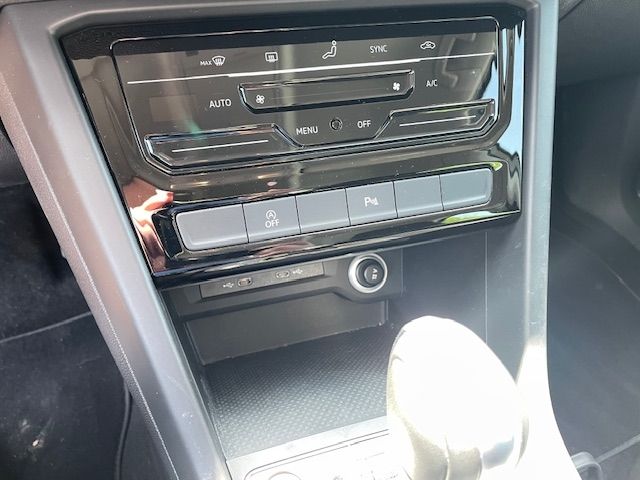 Touran 1.5 TSI DSG Comfortline Navi AHK digitale