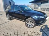 Volkswagen Touareg 3.0 V6 TDI SCR BlueMotion Automatik - VW Touareg von privat
