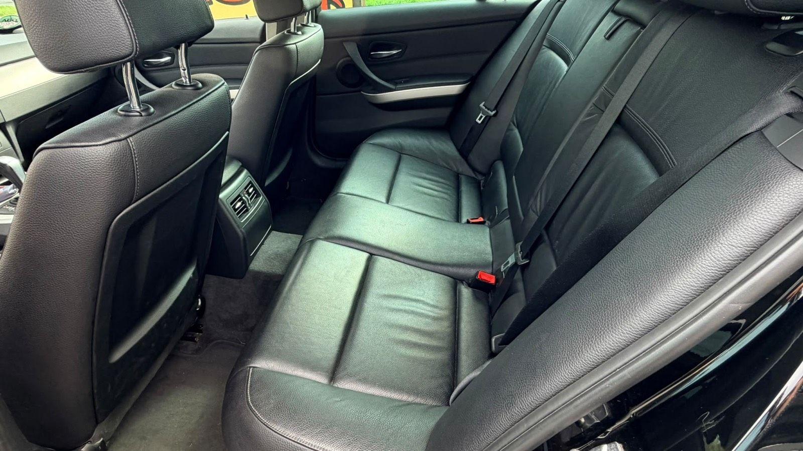 BMW 318 2012 — rear view