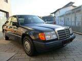 Mercedes-Benz E 230 mit H-Kennzeichen - Mercedes-Benz E 230