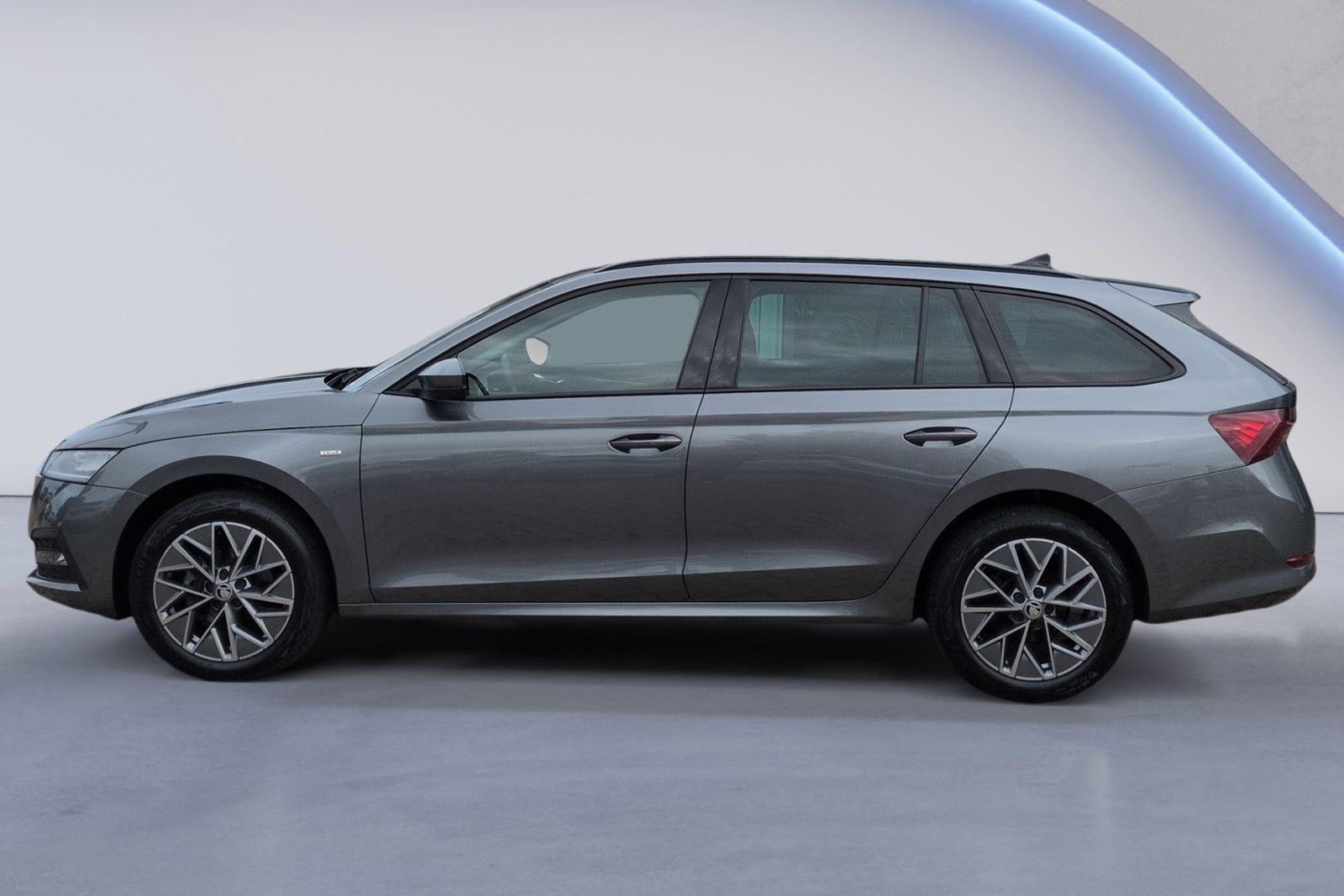 Octavia IV Combi 1.5TSI DSG Tour LED+NAV+AHK+SHZ