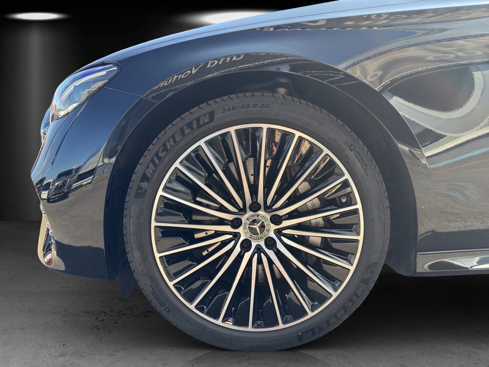 Fahrzeugabbildung Mercedes-Benz E300de T ExcluPrem ENERGIZING+ DISTR Pano 20"AMG