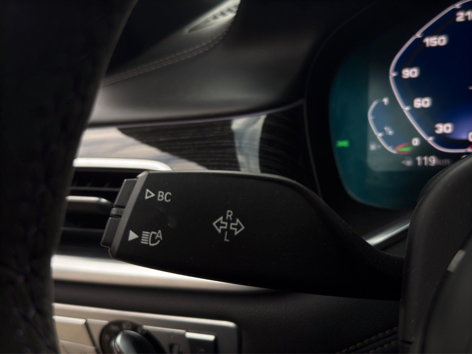 Fahrzeugabbildung BMW 750Li xDrive *M-Sport*H&K*Skylounge*HUD*Masssage