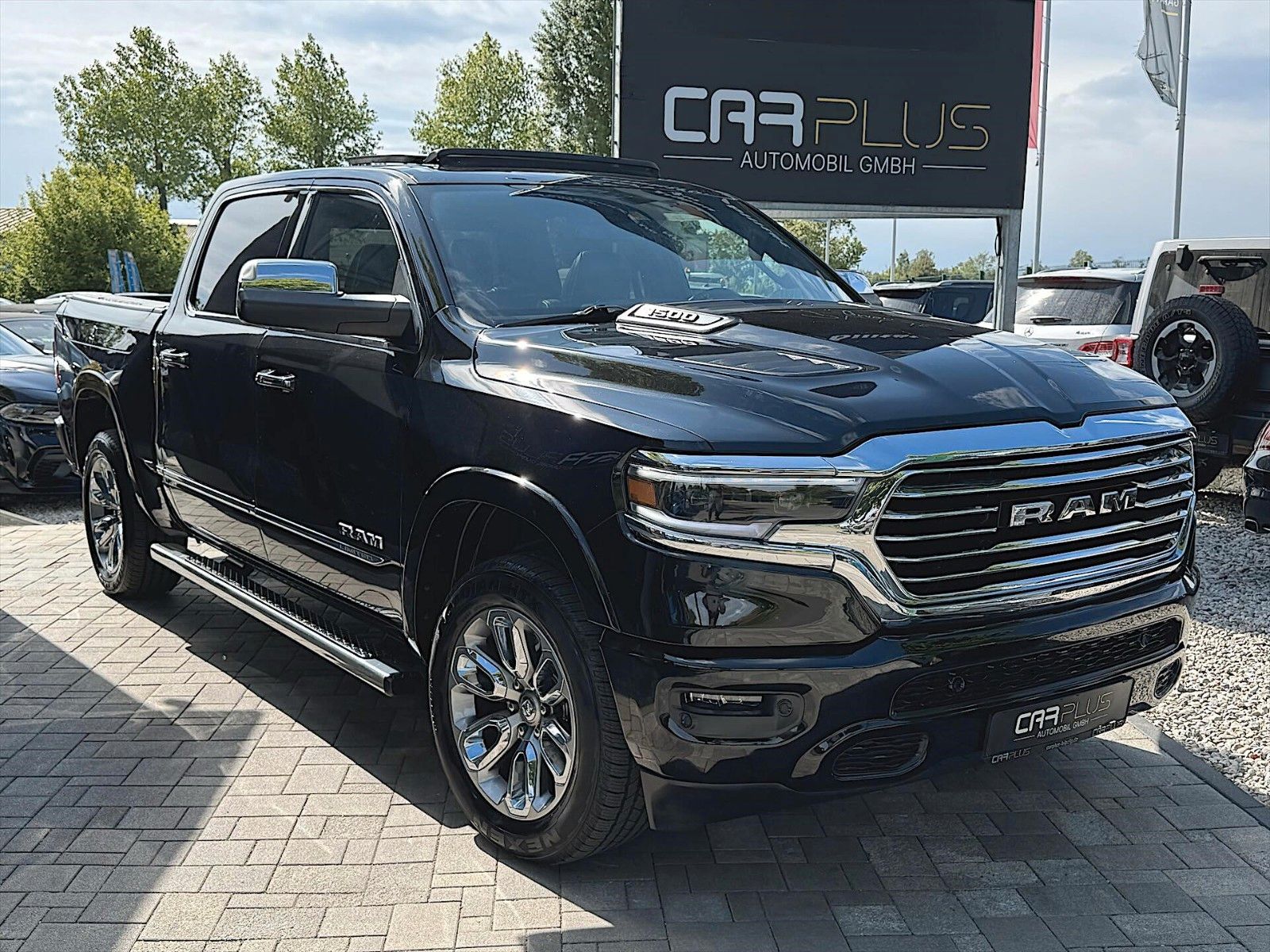 Fahrzeugabbildung Dodge RAM 5.7 V8 HEMI LIMITED 4x4 19% *Pano*Luft*ACC*
