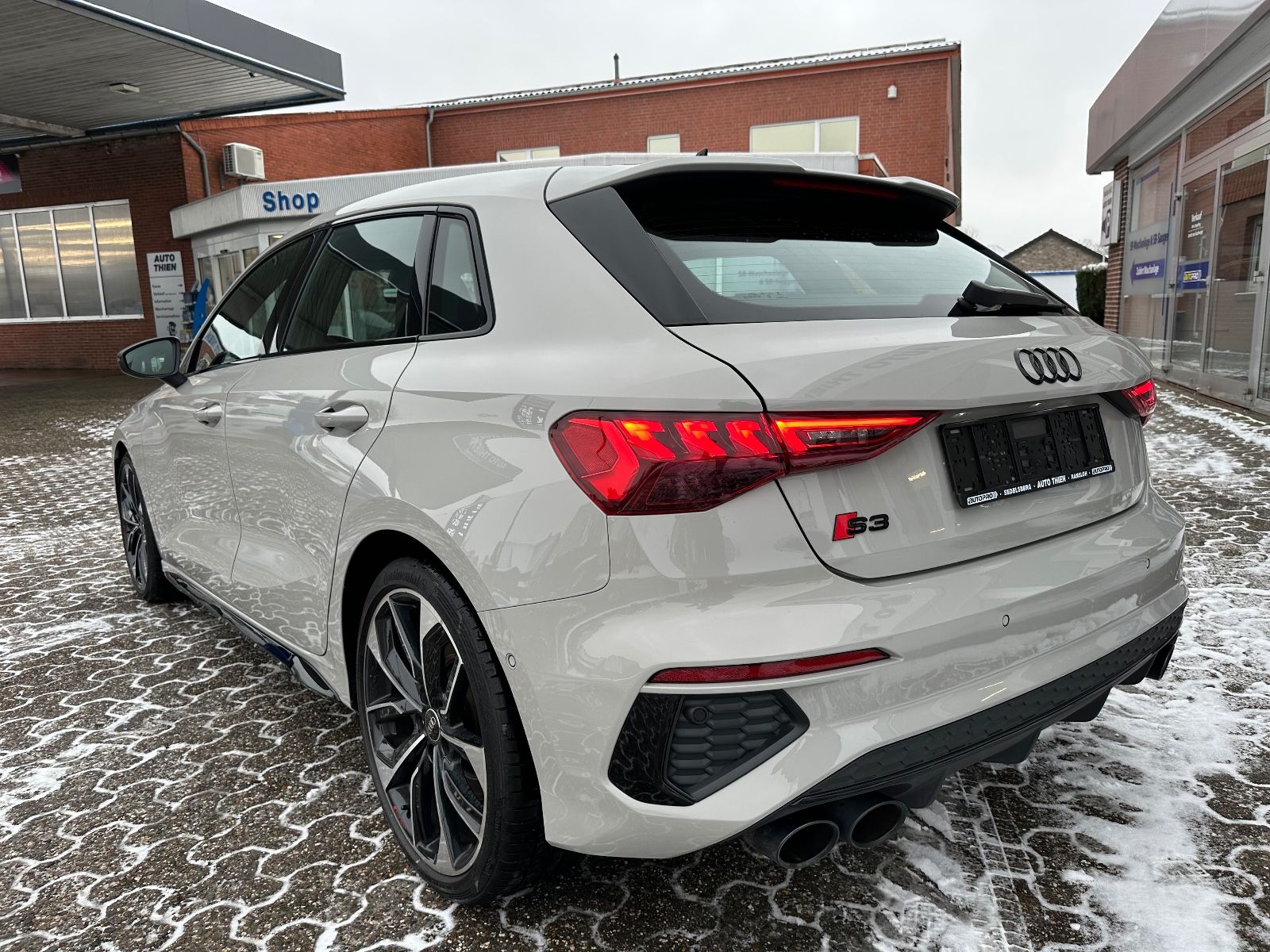 Fahrzeugabbildung Audi S3 Sportback 2.0 TFSI quattro Matrix/Business