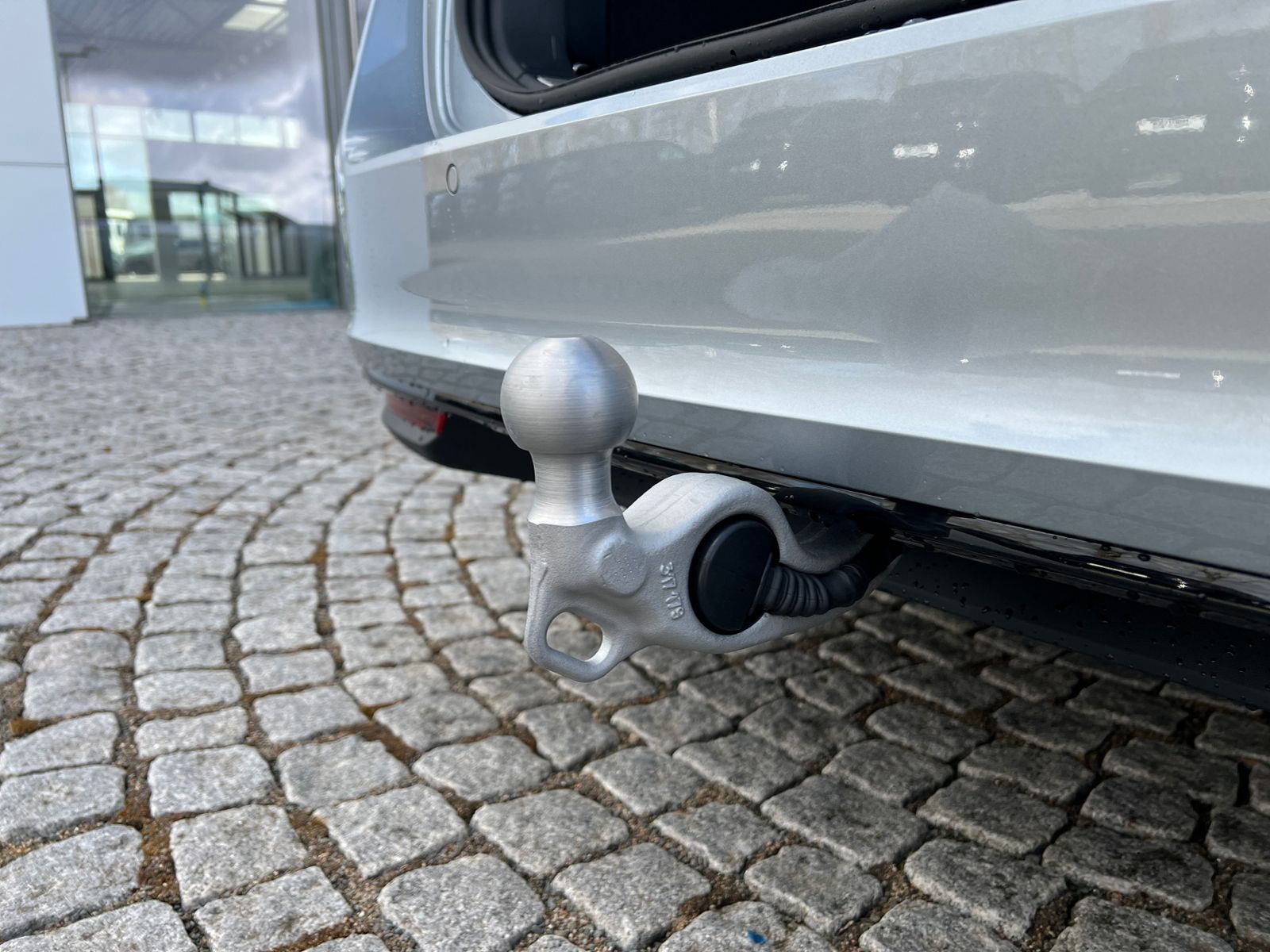 Fahrzeugabbildung SKODA Superb Combi  Sportline 1.5 TSI IV DSG *AHK, Nav
