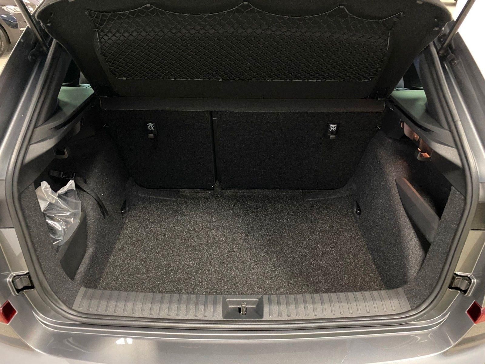 Fahrzeugabbildung SKODA Kamiq 1.5 TSI DSG Monte Carlo+MATRIX+PANORAMA+BC