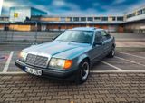 Mercedes-Benz W124 230 E  - Mercedes-Benz 230: W124 230e