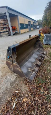 Komatsu WA 100 hydraulische Schaufel