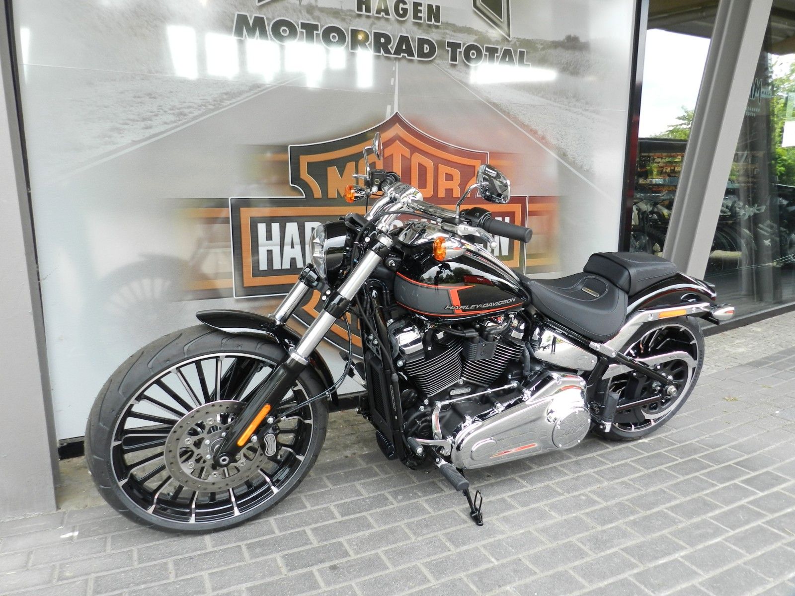 Fahrzeugabbildung Harley-Davidson Softail Breakout 117 MJ 2024 Sofort Verfügbar