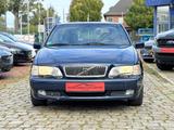 Volvo V70 2.0 - Volvo V70 mit Benzin-Antrieb: Kombi, 2.0