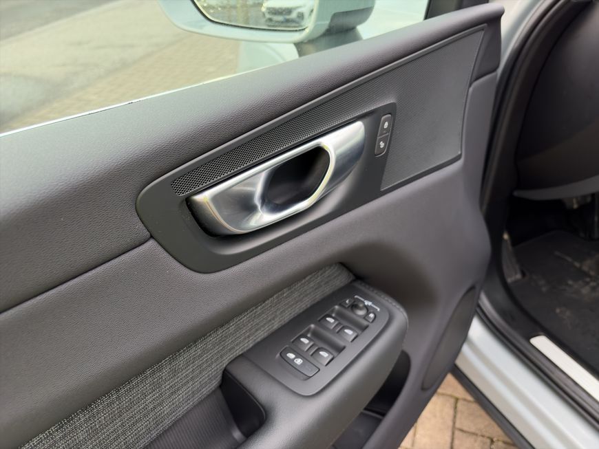 Volvo XC60 B4 Core Aut LED-Thors-Hammer Google-Maps Ka foto 15