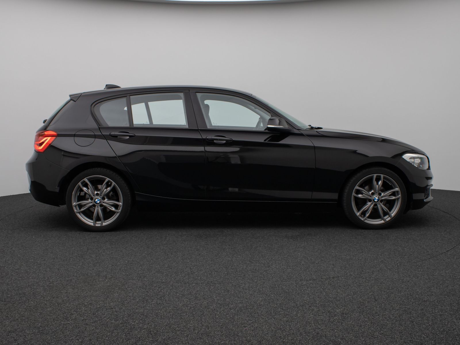 Fahrzeugabbildung BMW 118d Advantage PDChint Sitzhzg Geschwindigkeits