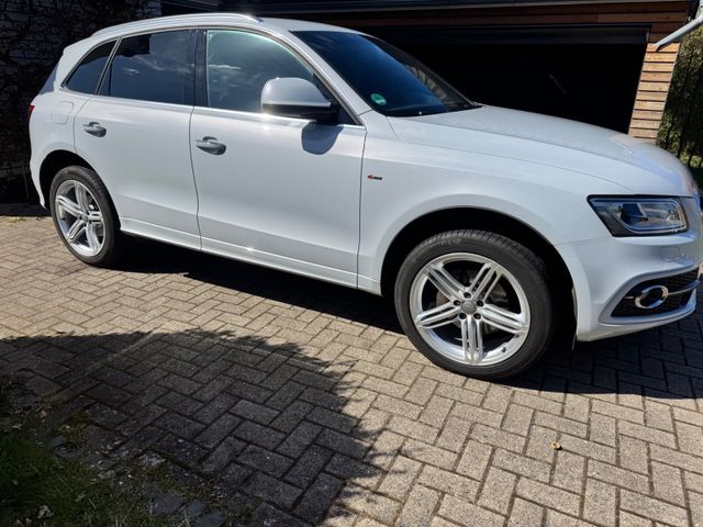 AUDI Q5 2.0 TDI S tronic quattro ACC AHK RFK 2xS Line