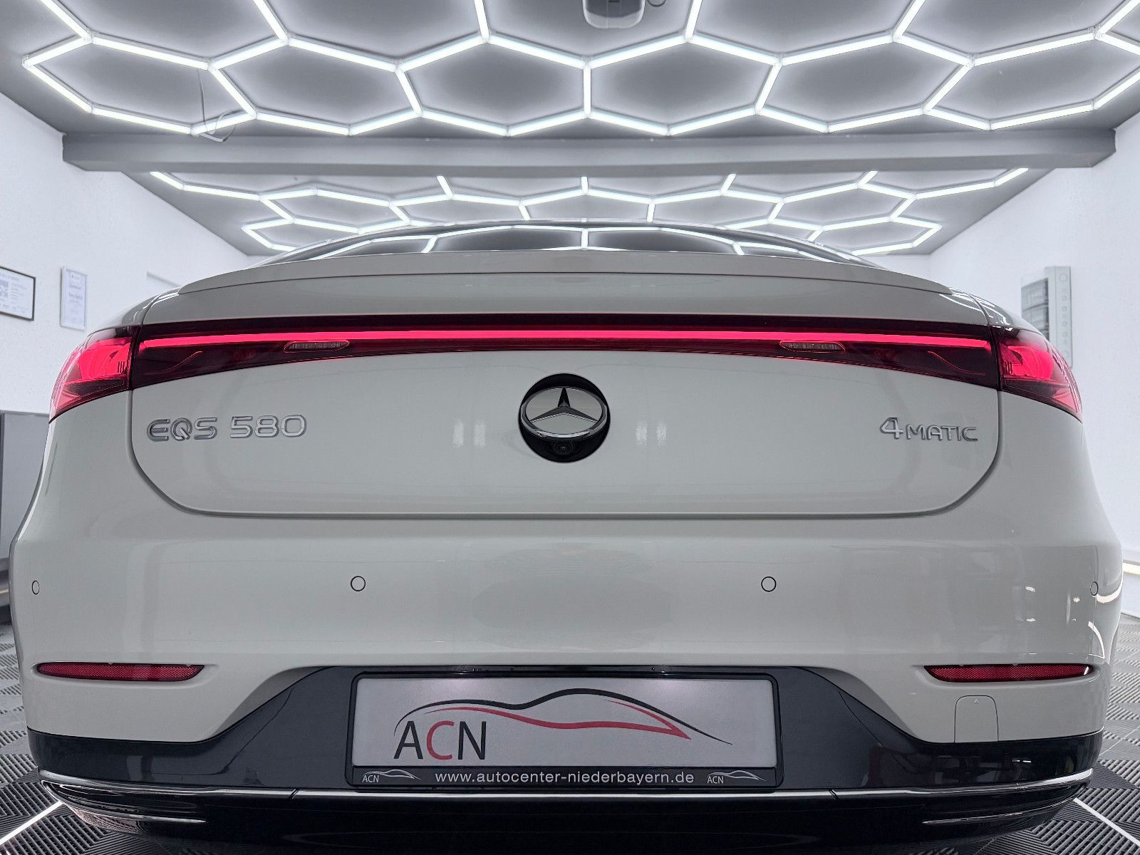 Fahrzeugabbildung Mercedes-Benz EQS EQS 580 4Matic/BURMESTER/HuD/PANO/98,5% SOH