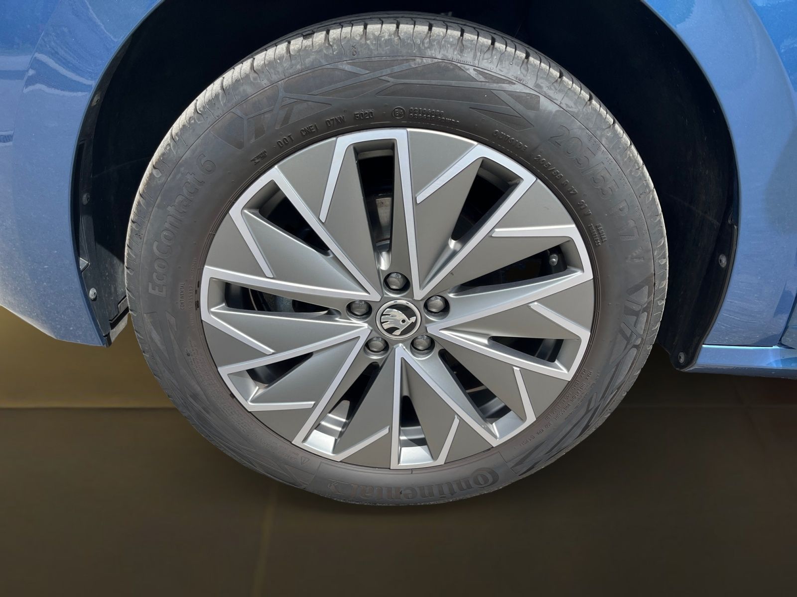 Fahrzeugabbildung SKODA Kamiq 1.0 MT "Clever" CNG Kam.,el.Heckkl.uvm