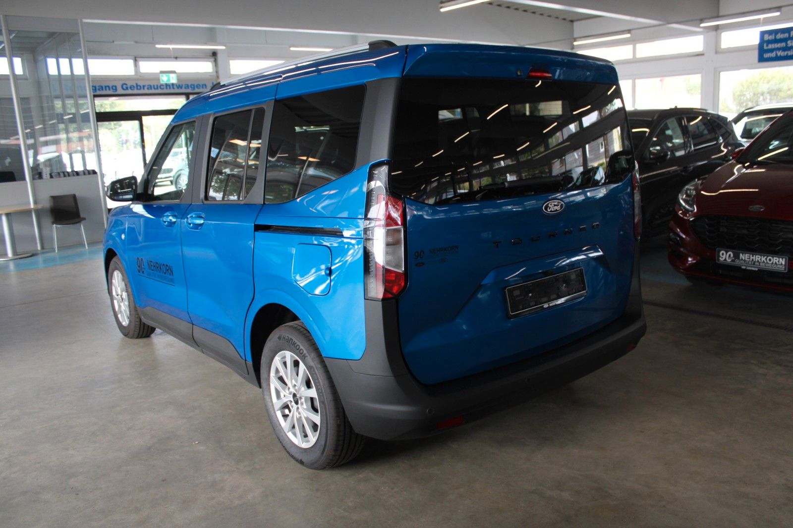 Fahrzeugabbildung Ford Tourneo Courier Titanium Automatik FahrerAssPak