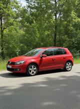 Volkswagen VW Golf 6 1.4 TSI NEUER TÜV Schiebedach CarPlay  - Volkswagen Golf aus 2010: 1.6