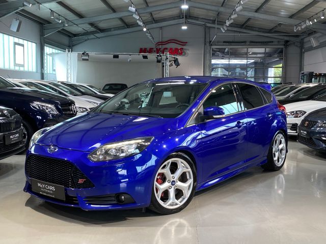 Ford Focus ST*250PS*RECARO SITZE*KAMERA*